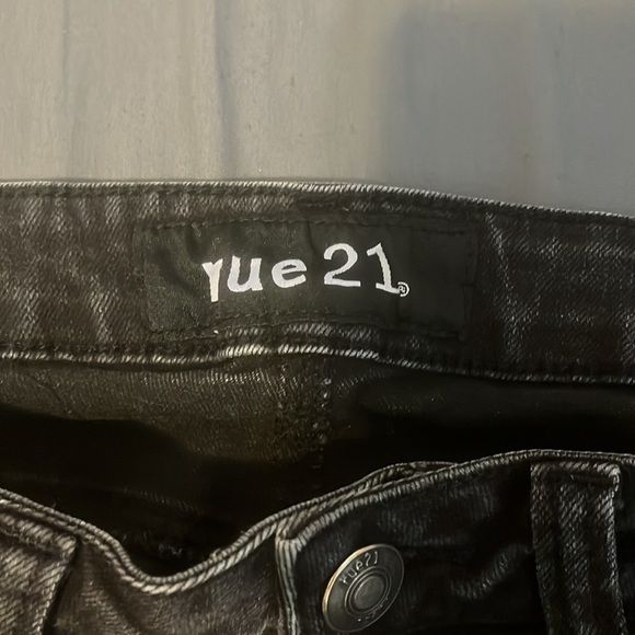 Jeans - Picture 3 of 3
